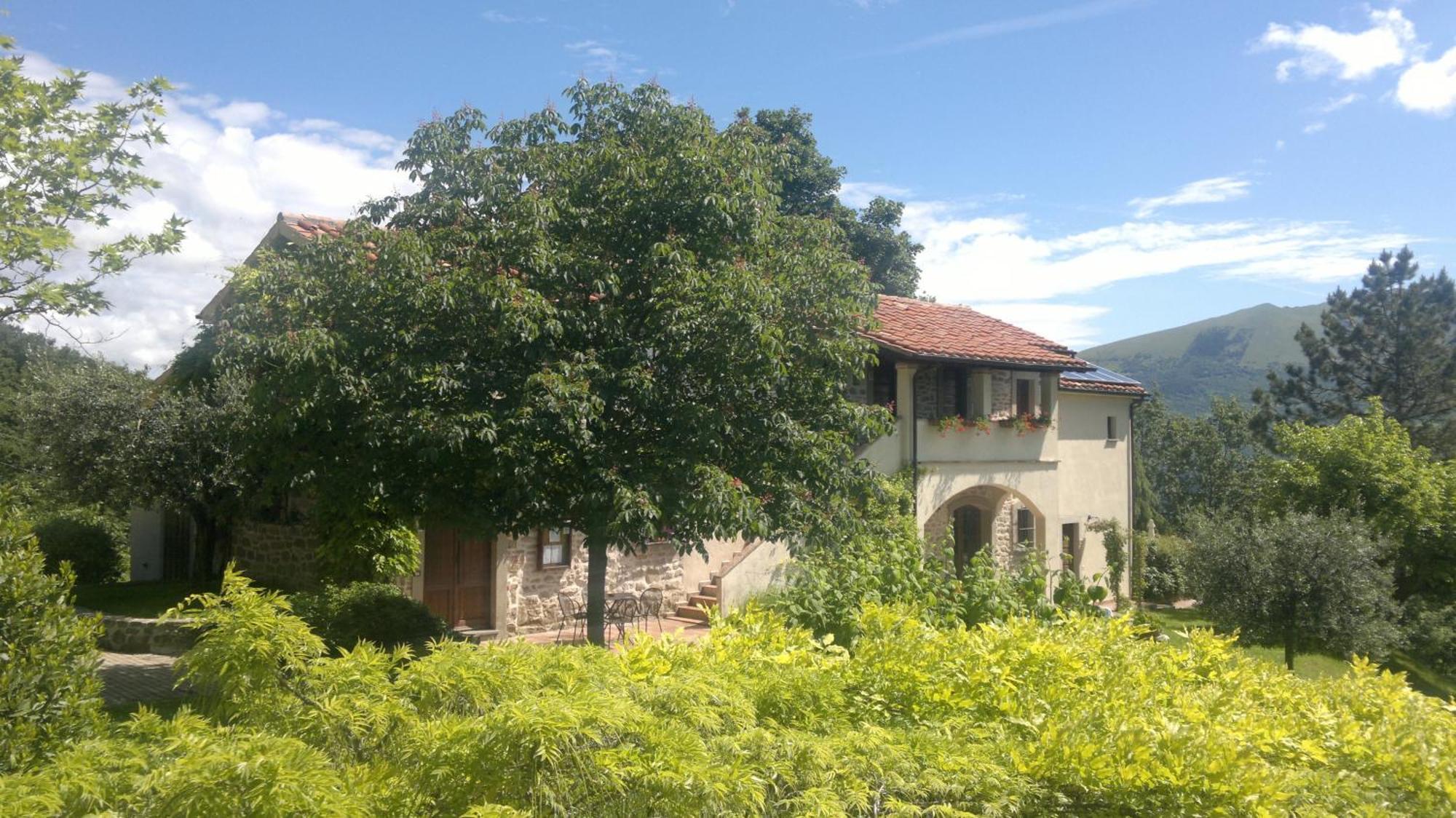 Casale Degli Ulivi Villa Gualdo Tadino Exterior photo